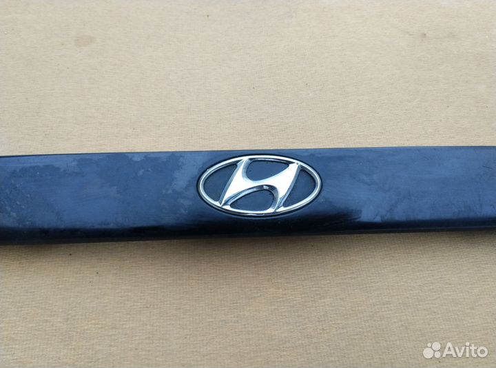 Молдинг накладка крышки багажника Hyundai Accent
