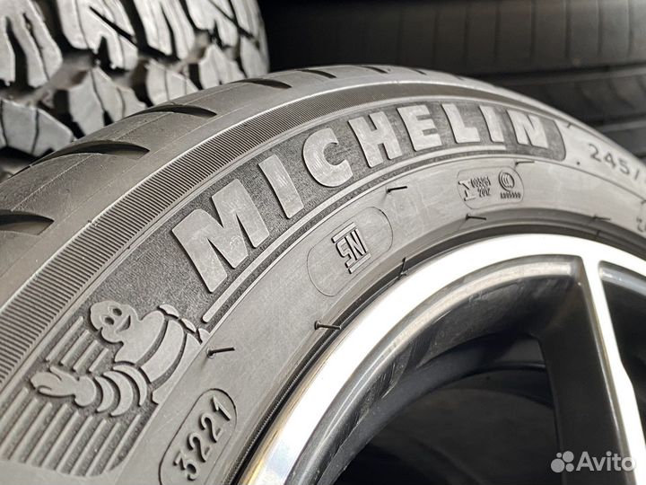 Michelin Pilot Sport 4 245/45 R18 и 275/40 R18