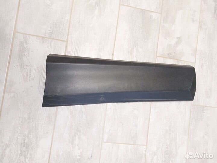 Молдинги задней двери Toyota Rav4 xa40