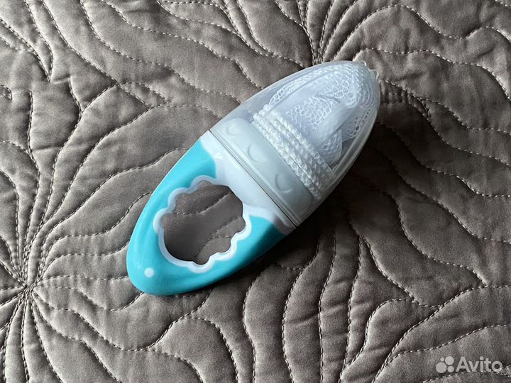 Детские принадлежности и посуда для кормления