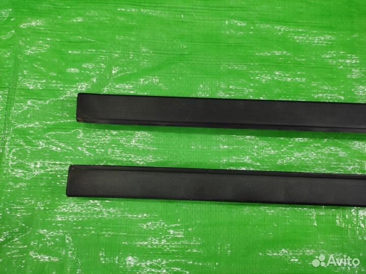 Молдинг лобового стекла перед. Jeep Compass