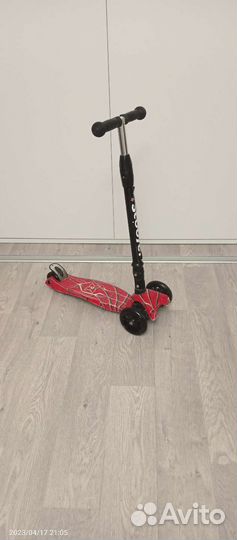 Самокат детский трехколесный