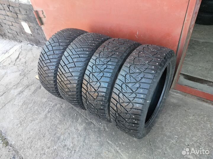 Goodyear Ultragrip Ice Arctic 215/55 R17 98T
