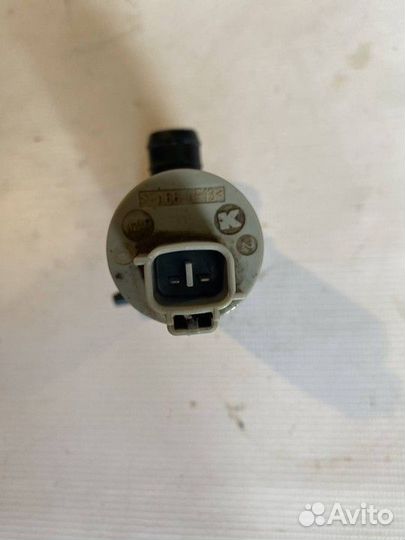 Насос омывателя Toyota Avensis