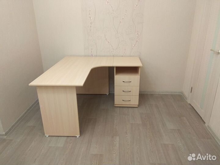 Столы и тумбы