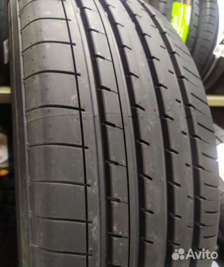 Yokohama BluEarth-XT AE61 225/60 R18