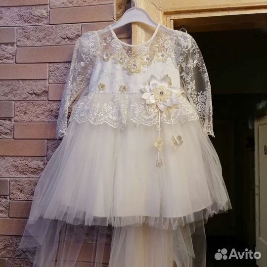Нарядное платье