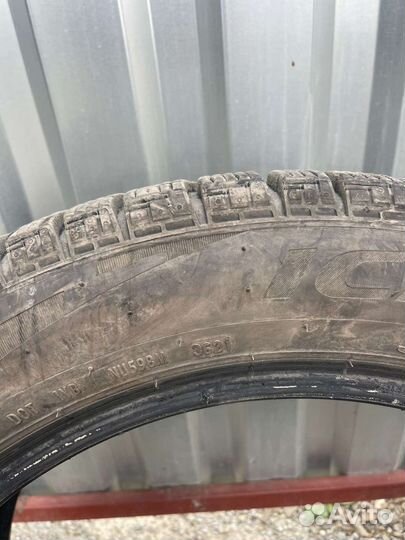 Pirelli Ice Zero 215/55 R17