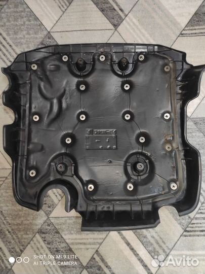 Декоративная крышка двигателя