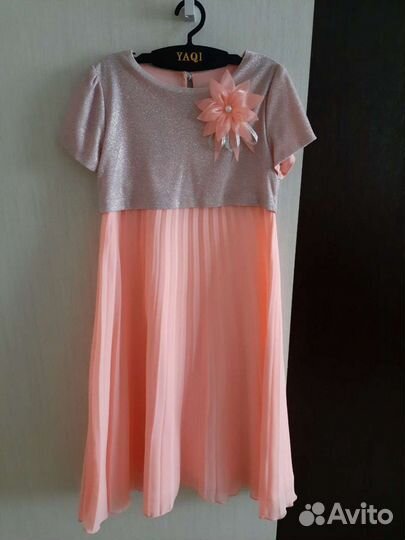 Нарядное платье