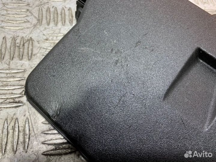 Крышка блока предохранителей Toyota Auris ZRE151