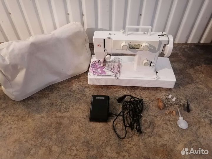 Швейная машина Чайка 144 А