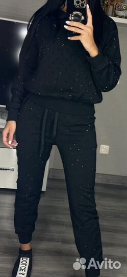 Спортивный костюм стразы женский