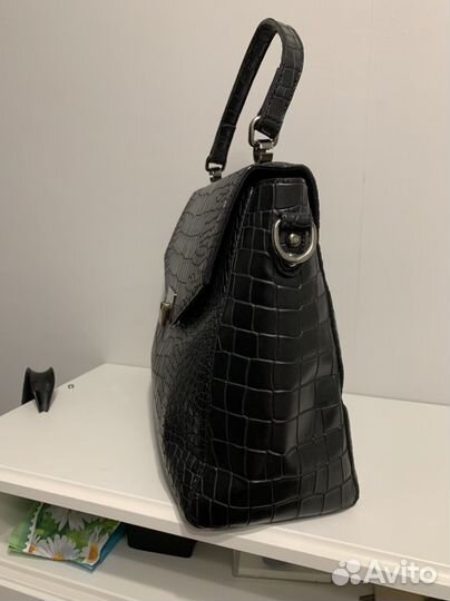 Кожаная черная сумка