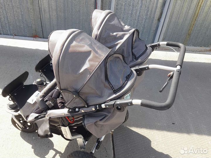 Коляска для двойни