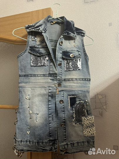 Джинсовая жилетка