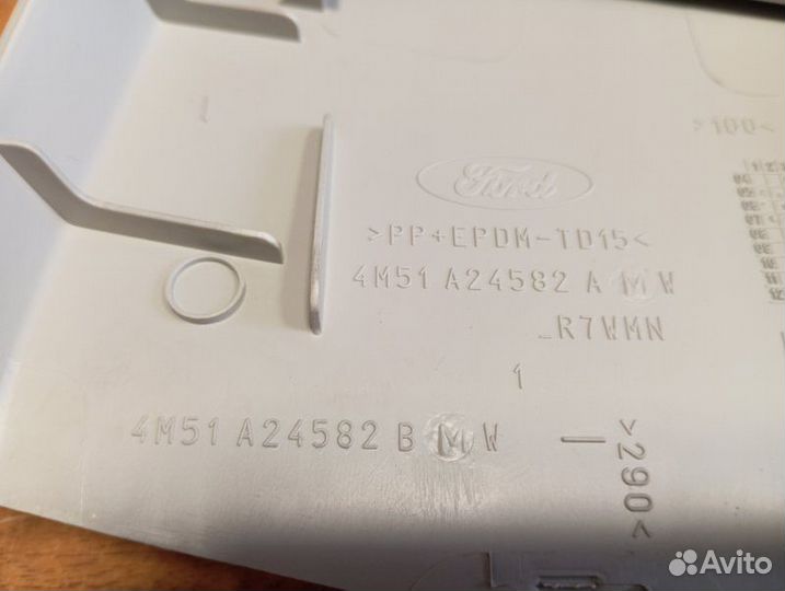 Накладка стойки двери правая Ford 2004-2011