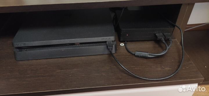 Продам PS4 Slim + Sony PlayStation vr rev2