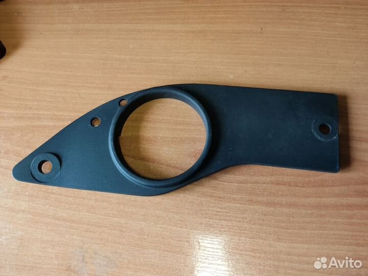 Пластик моторного отсека Дискавери 5