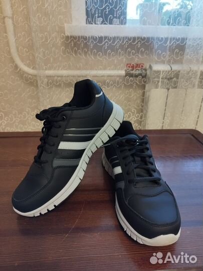 Кроссовки р. 41