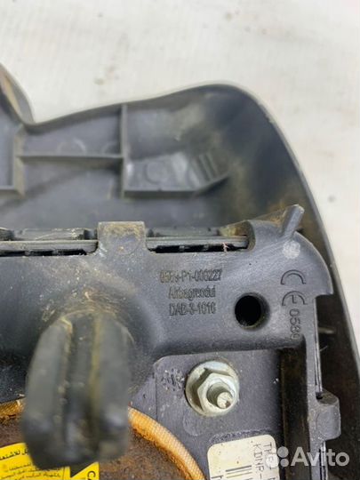 Подушка безопасности в руль Renault Logan 1