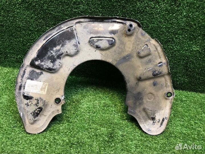 Пыльник тормозного диска передний левый Mercedes