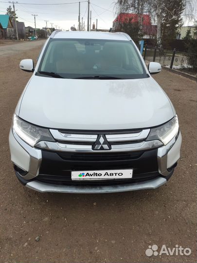 Mitsubishi Outlander 2.0 CVT, 2015, 280 000 км