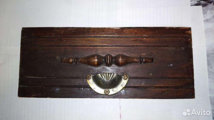 Передняя часть ящика деревянного старинная