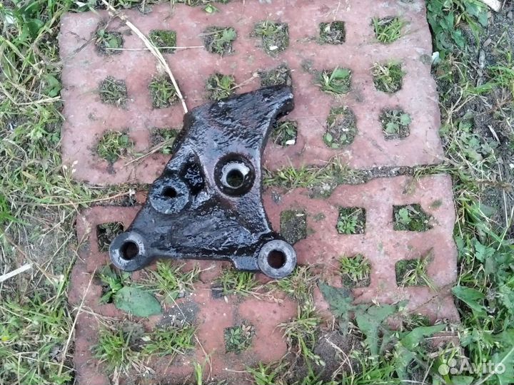 Кронштейн опоры двс Honda stepwgn RF4 K20A