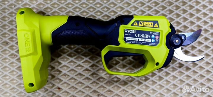 Бессщеточные аккум. Ножницы Ryobi ONE+ RY18scxa