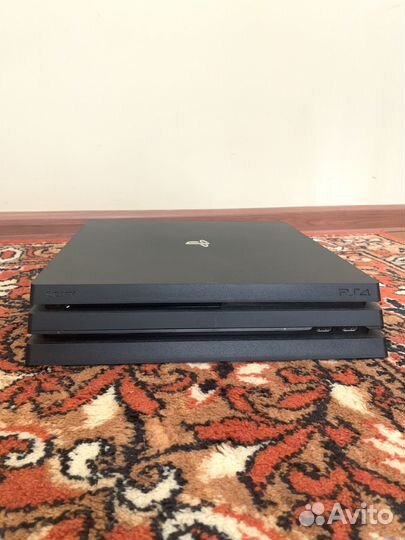 Playstation 4, 2 геймпада и игры