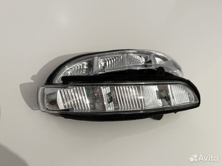 Повторитель поворота Mercedes Benz W211 W219 W221