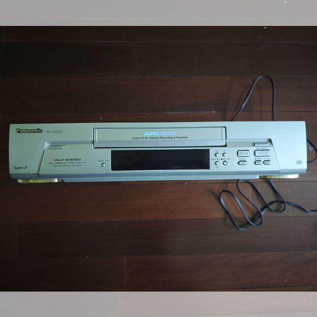Видеомагнитофон panasonic NV SJ205