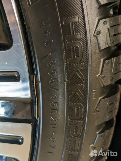Nokian Tyres Hakkapeliitta 9 255/35 R20