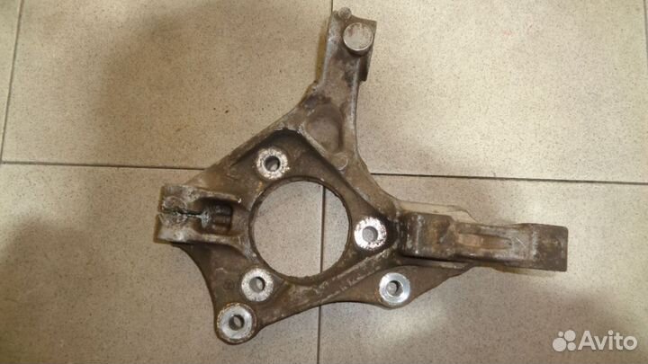 Кулак поворотный передний левый Chevrolet Cruze