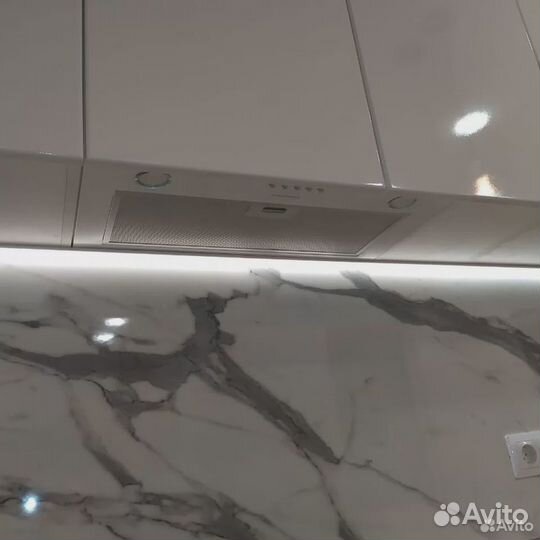 Кухонный гарнитур с барной стойкой