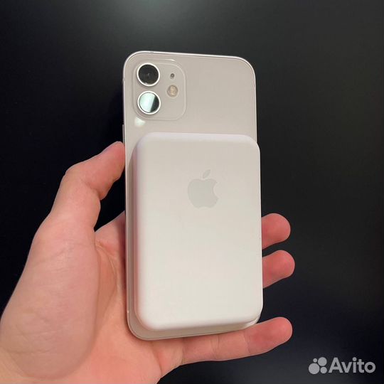 Apple MagSafe battery pack