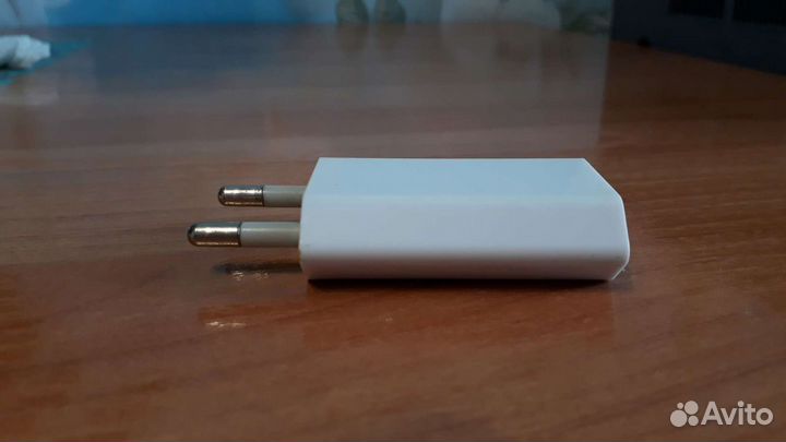 Зарядное устройство для смартфона