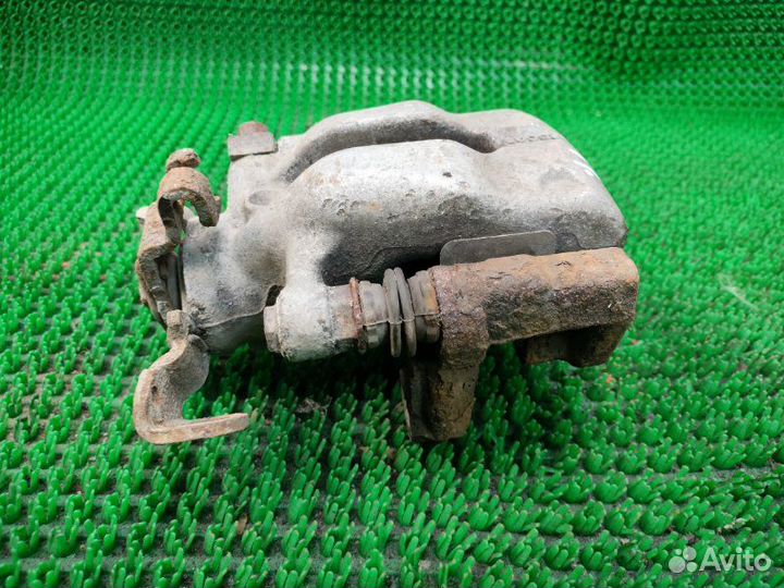 Суппорт задний правый Opel Astra H Z13DTH 2008