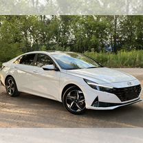 Hyundai Avante 1.6 CVT, 2020, 37 421 км, с пробегом, цена 2 499 999 руб.