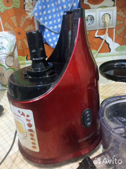 Соковыжималка Scarlet
