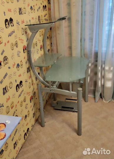 Компьютерный (рабочий) стол парта стекло