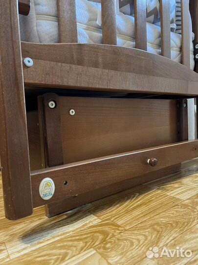 Детская кроватка с матрасом