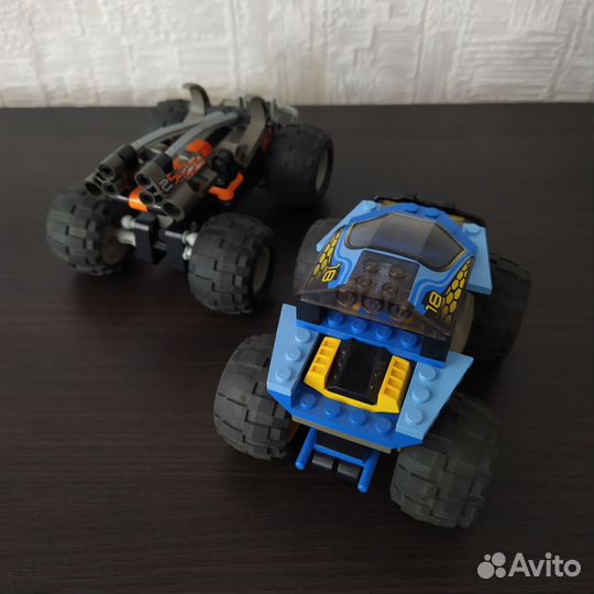 Два набора Lego из 2002 года