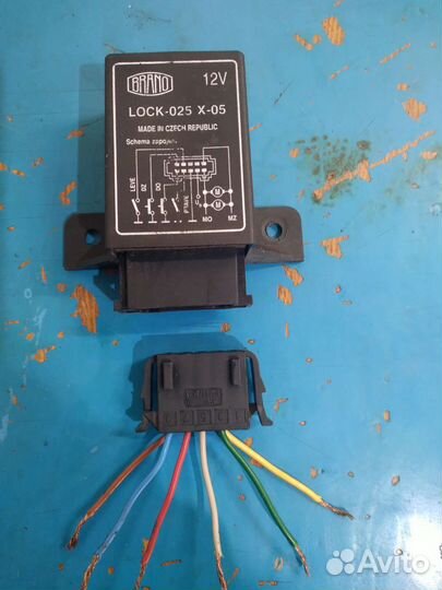 Реле центрального замка на 105 Волгу