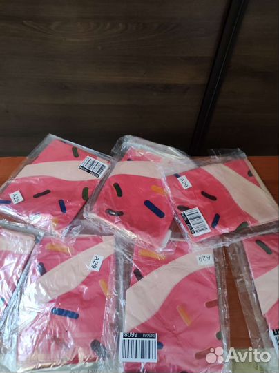 Надувной круг пончик 90 см новый