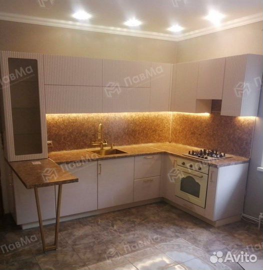 Кухня угловая 200х315 на заказ с установкой