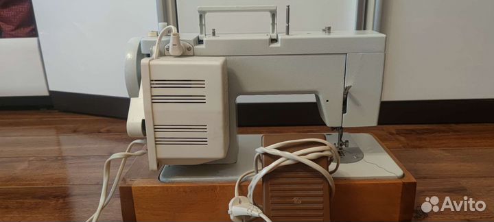 Швейная машинка Чайка-134А