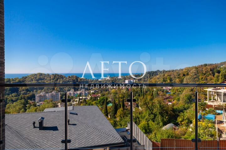 Коттедж 284 м² на участке 5,5 сот.