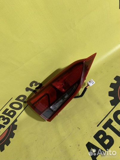 Фонарь в крышку багажника левый Hyundai Solaris 2